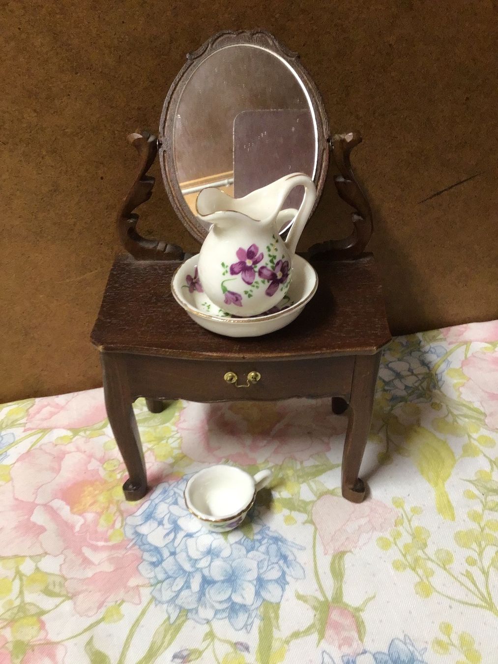 Giocattoli: Süsses Puppen Waschtischli – Usato da St. Gallen venduto da Goldlilly 4