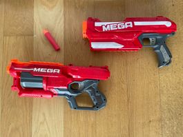 Deux pistolets Nerf - Magnus et Cyclone Shock