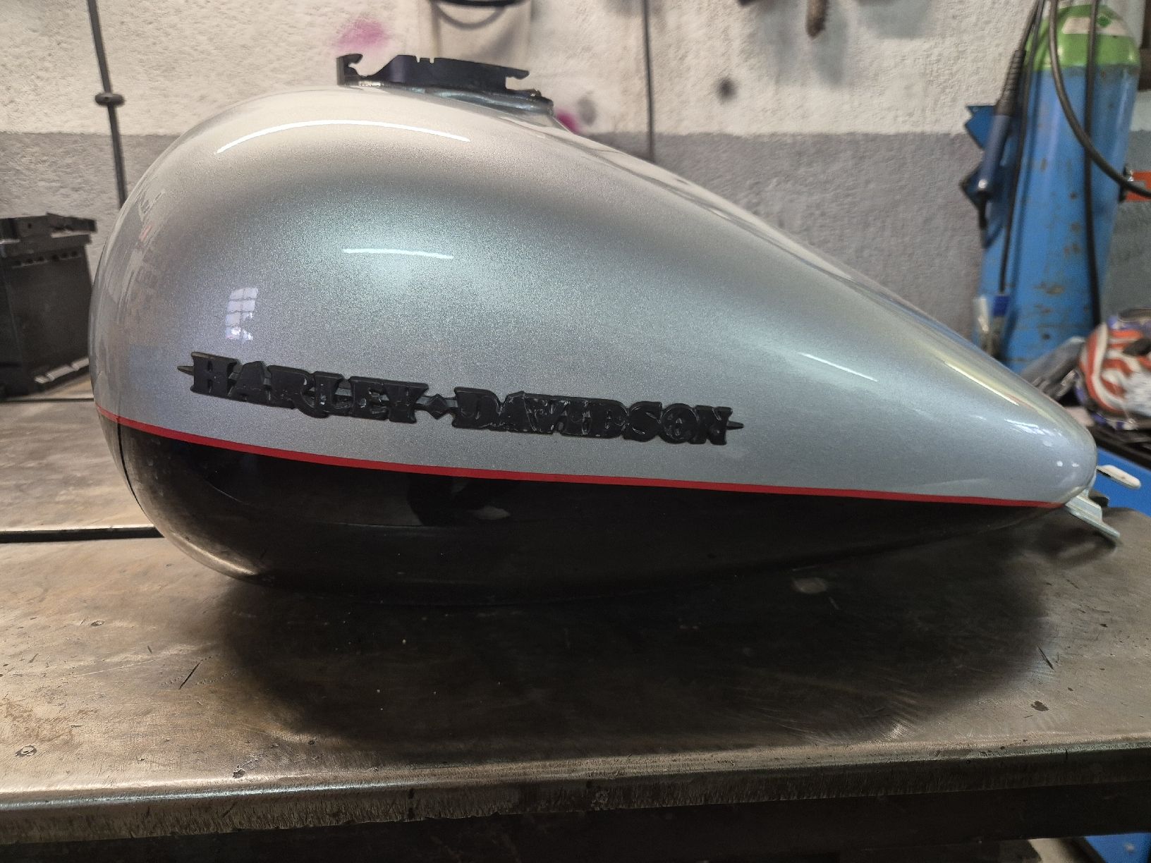 Harley-Davidson Tutti i ricambio per moto: Réservoir Harley-Davidson Touring – Difettoso da Le Locle venduto da CHEGUA 1