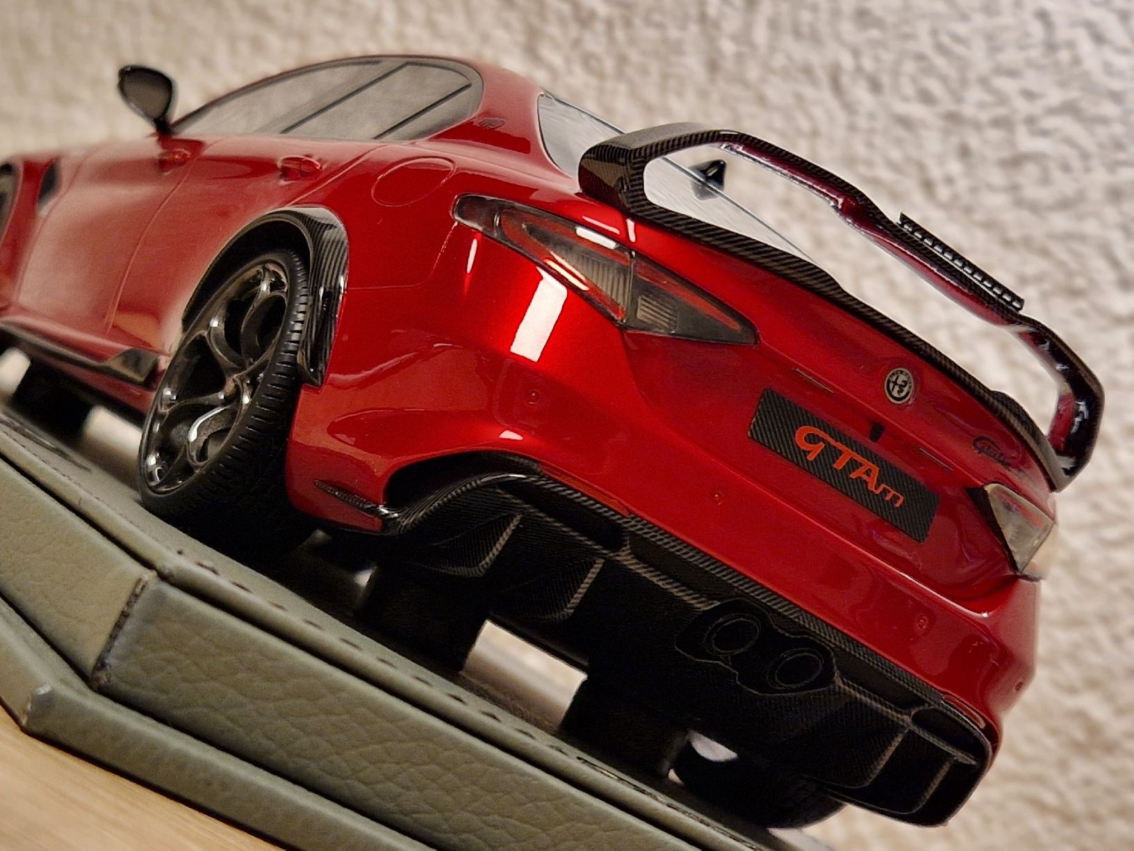 BBR Models Modellini d'auto: Alfa Romeo Giulia GTAm Modellauto 1:18 BBR – Nuovo e nell'imballaggio originale da Studen BE venduto da Continentalcollector 3