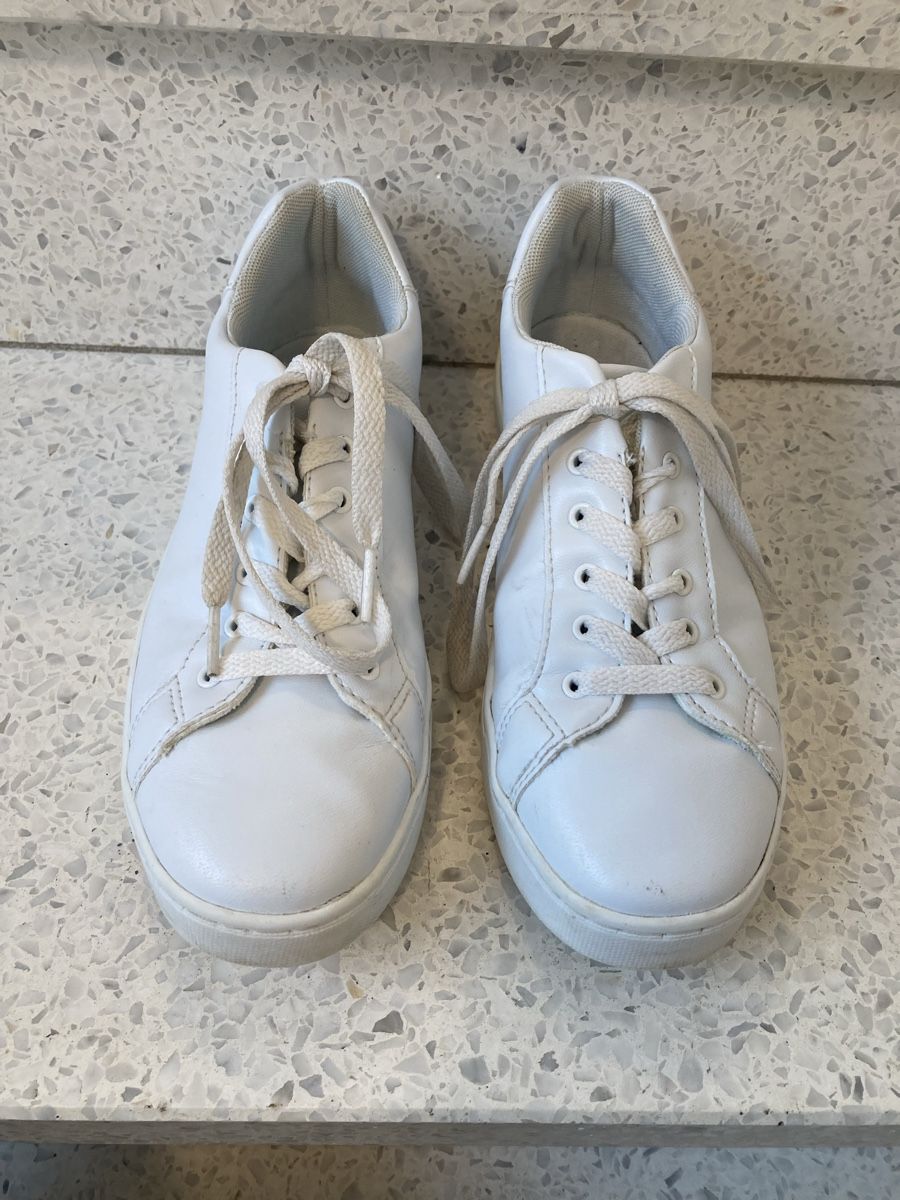 Schuhe für Mädchen: Turnschuhe Gr. 38 – Gebraucht aus Luzern von Aldabema
