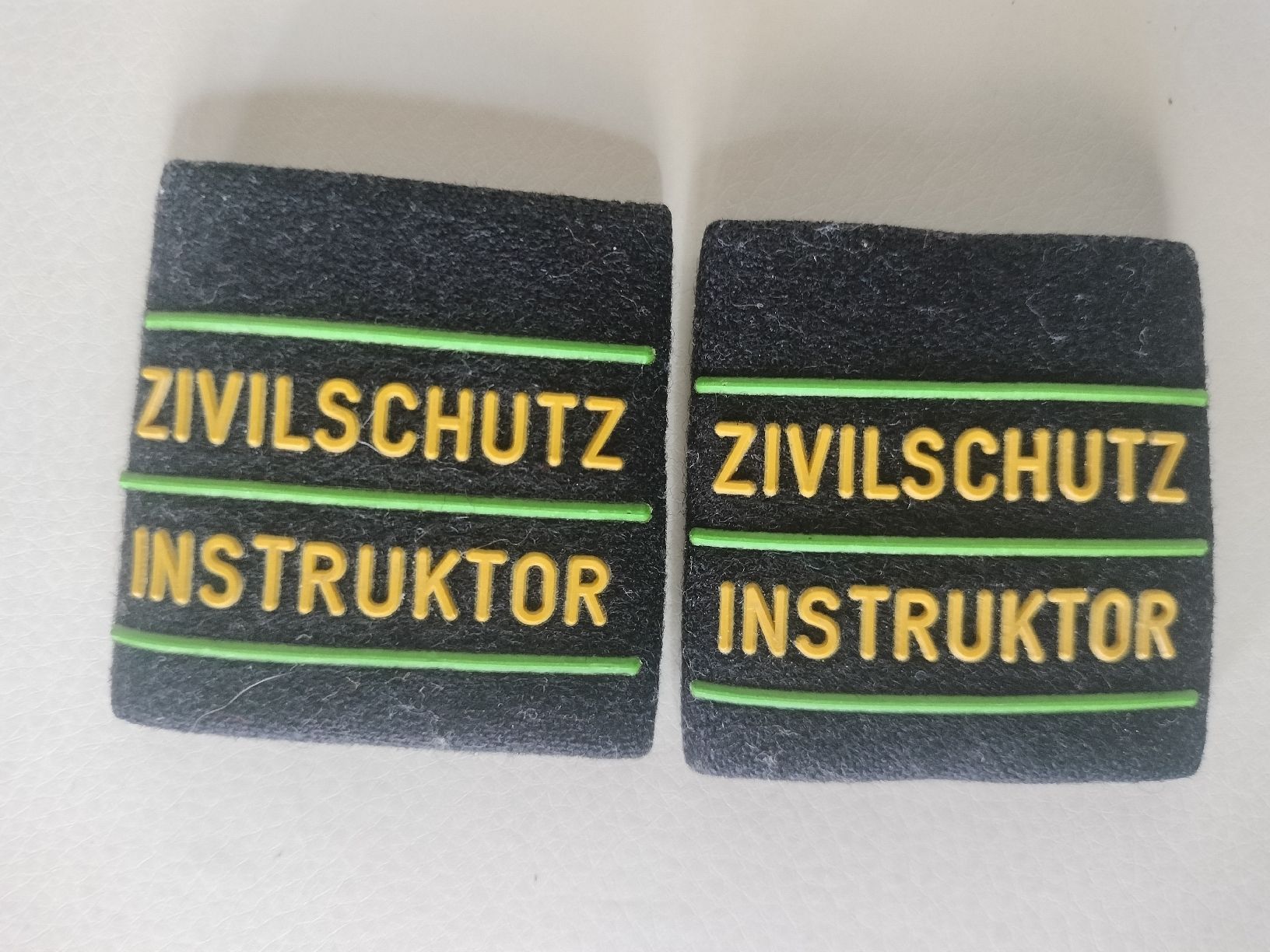 Uniformi: Schulterpatten, Zivilschutz Instruktor – Usato da Schwanden Sigrisw venduto da len_9yqg