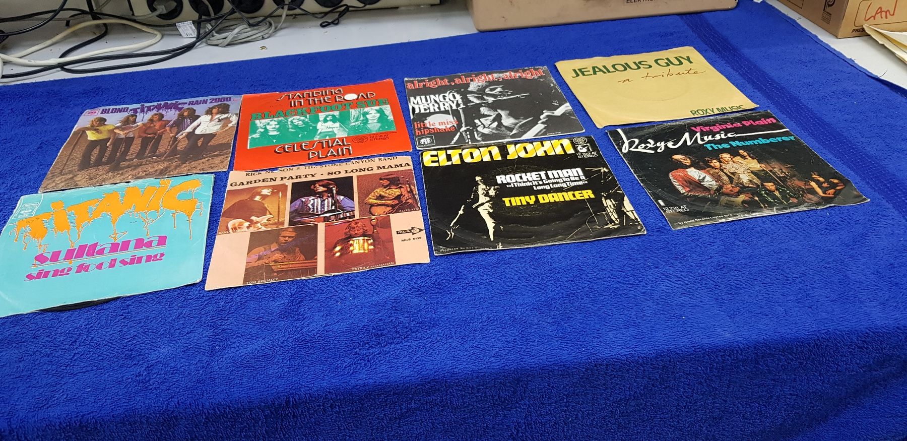 Dischi in vinile: Singles Sammlung: Titanic, Elton John, Roxy Music u. v.a. – Usato da Oberwil b. Zug venduto da Gto469