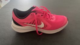 Nike Laufschuhe pink Grösse 38.5