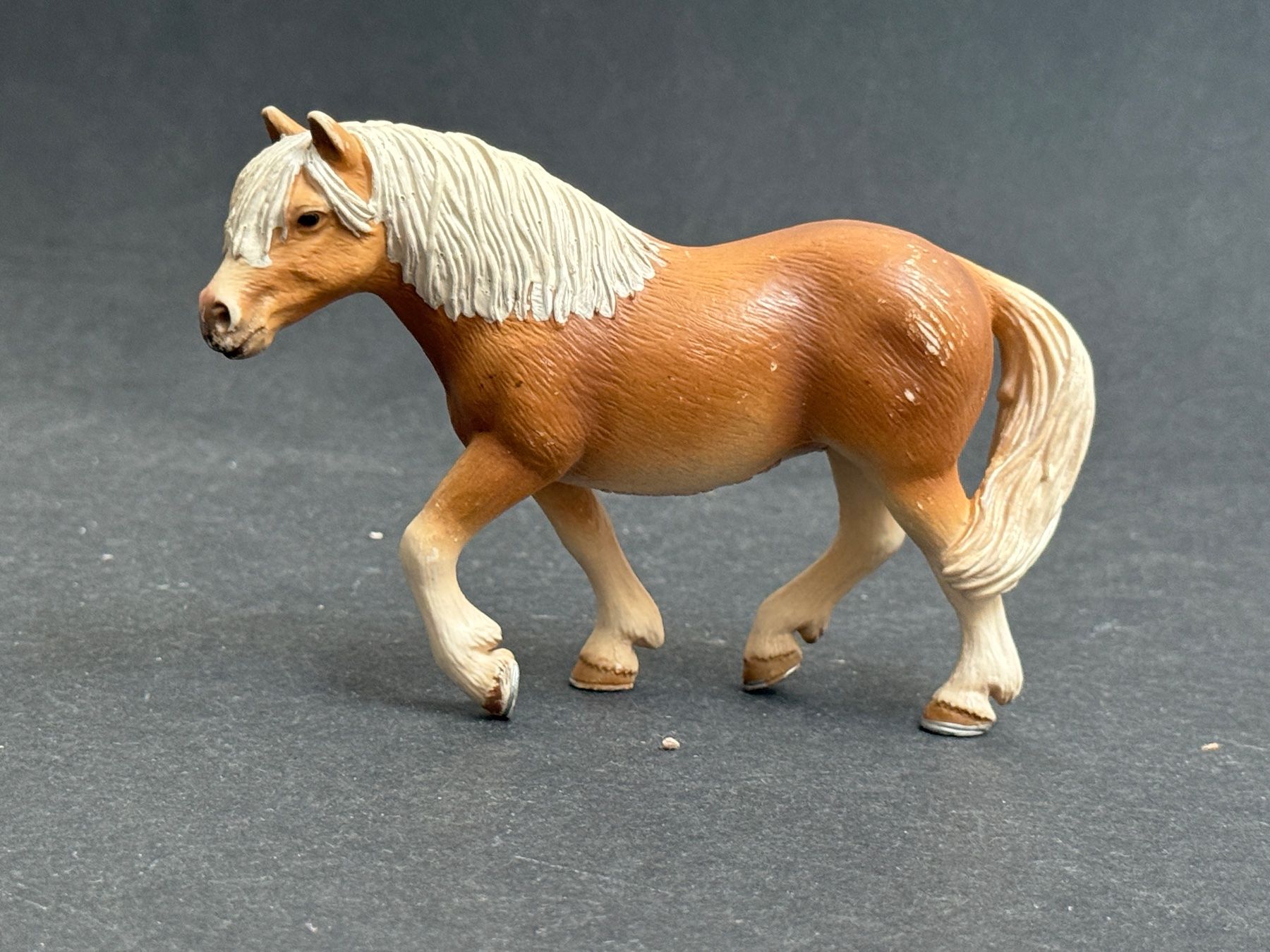 Schleich Figuren: Schleich 13606 Haflinger Stute Pferd – Gebraucht aus Ennetbaden von mapa05