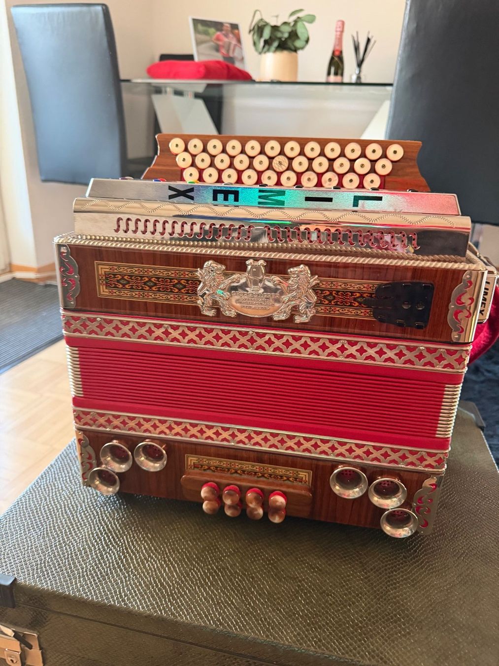 Musikinstrumente: Steirische Harmonika  Diatonisch B E s club mit Koffer – Gebraucht aus Eglisau von CEBELAS 6