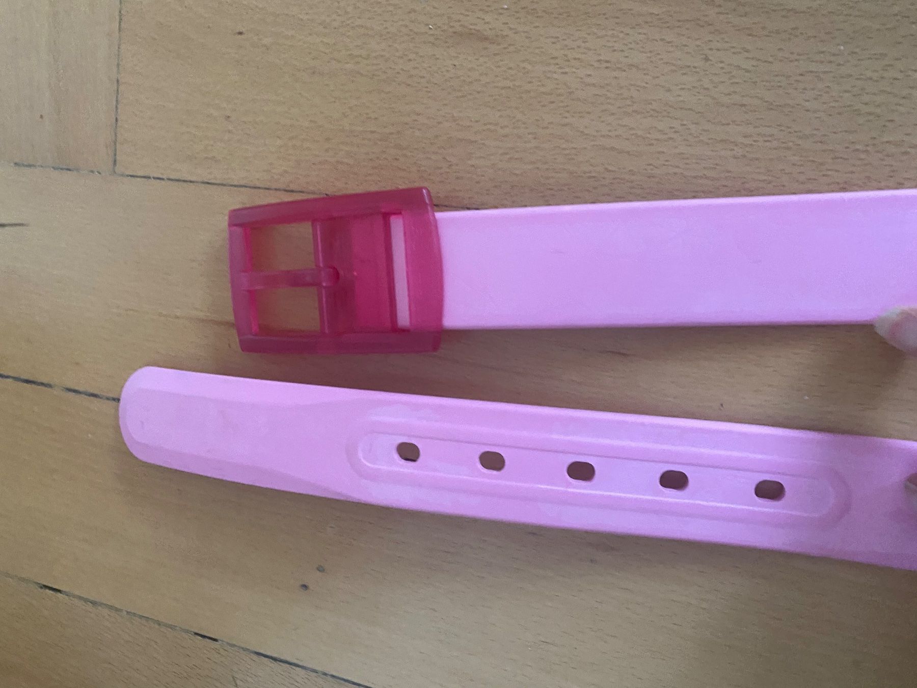 Cinture: Ceinture caoutchouc rose Tie-ups – Usato da Küssnacht am Rigi venduto da CALIFRASQUI 1