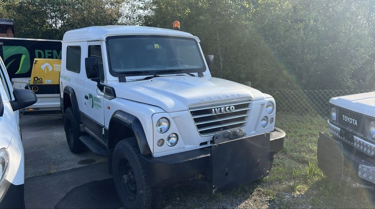 Iveco Veicoli commerciali: Iveco Massif HPT Winterdienst – Usato da Effretikon venduto da KSQ 3