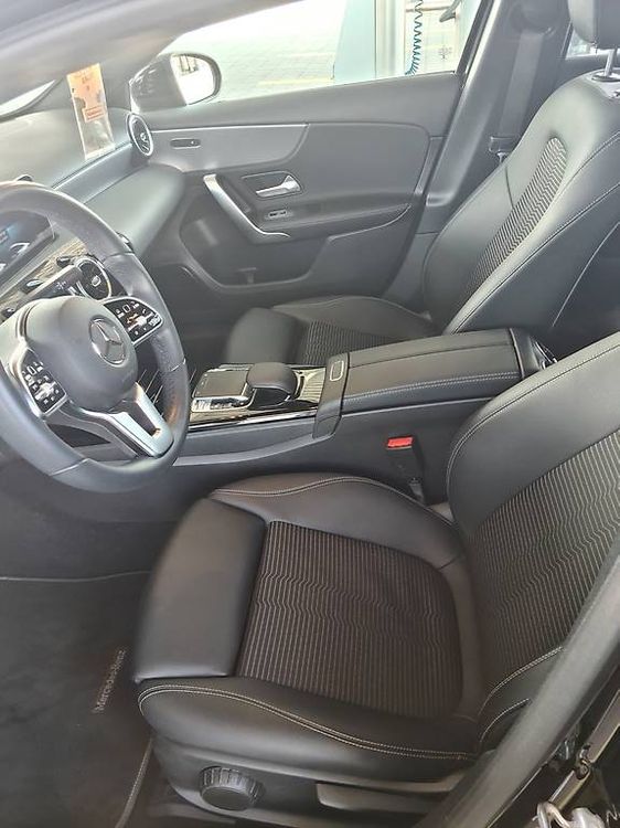 Mercedes-Benz Automobili: Mercedes-Benz A180 -  Sehr günstig! – Usato da St. Gallen venduto da makii_bn 3