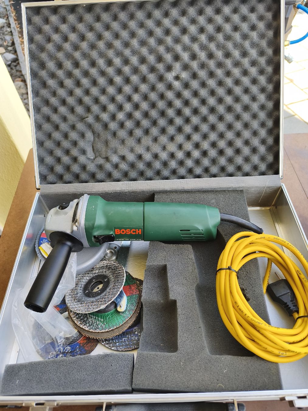 Bosch Alle Werkzeuge: Winkelschleifer BOSCH mit Koffer  – Gebraucht aus Recherswil von Sruscha58