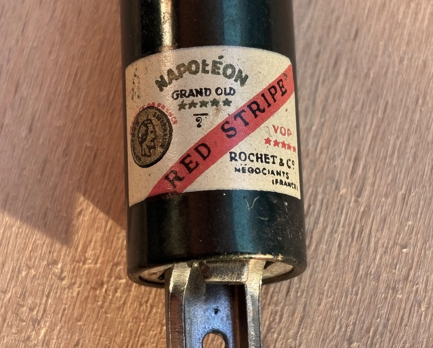 Apribottiglie & Tappi per chiusura: antiker kleiner Flaschenöffner in Form einer Flasche – Usato da Lüchingen venduto da Eeizo 6