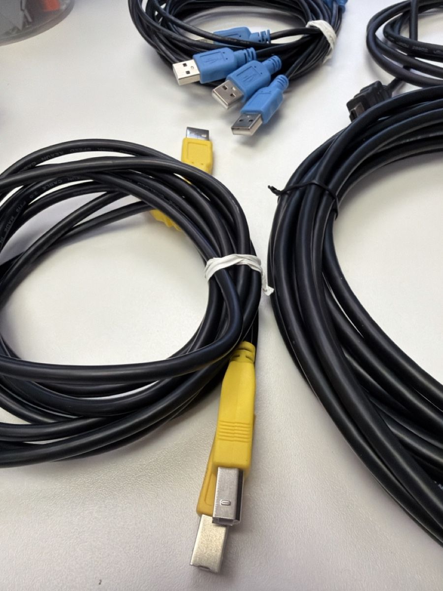 Cavi: KVM Switch Kabel SET HDMI, USB-A, USB-A – Usato da Gersau venduto da e_dot_and_com 2