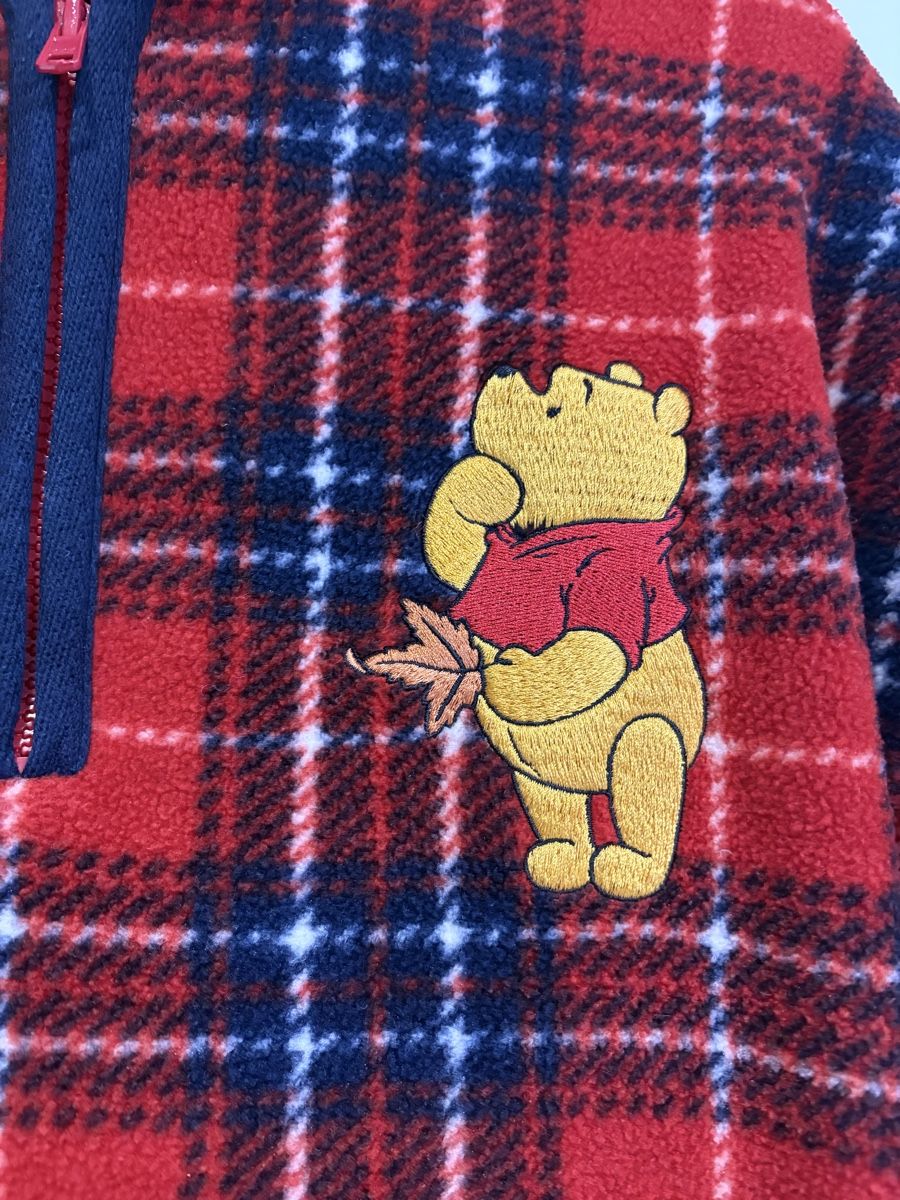Pullover & Sweatshirts: un pullover Disney Winnie the Pooh taille S – Gebraucht aus Monts-de-Corsier von mon_rp2m 3
