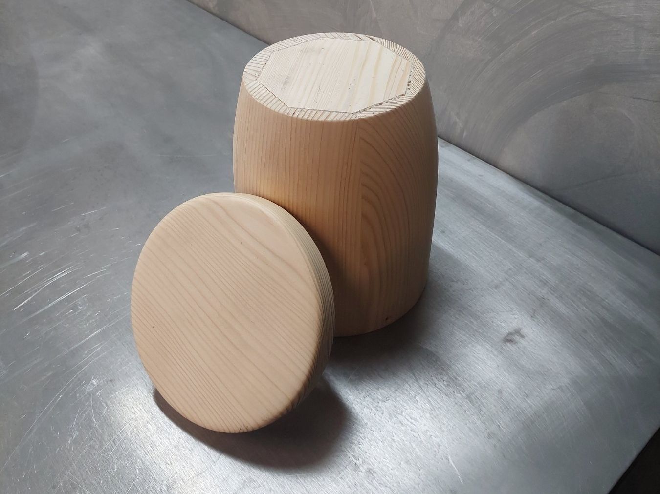 Articoli in legno: Holzurne – Usato da Waltenschwil venduto da Browny2 3
