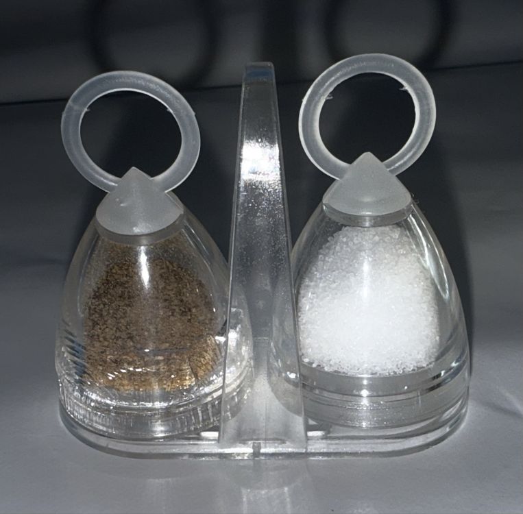 Mini Salz- und Pfefferstreuer Set aus Kunststoff (Gebraucht) in ...