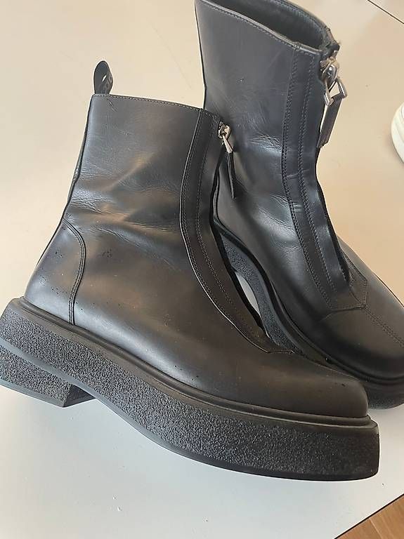 Chaussures femmes: Winter Stiefelette mit Reisverschluss Grösse 38 – D'occasion à Oberrieden par Moraira14 3