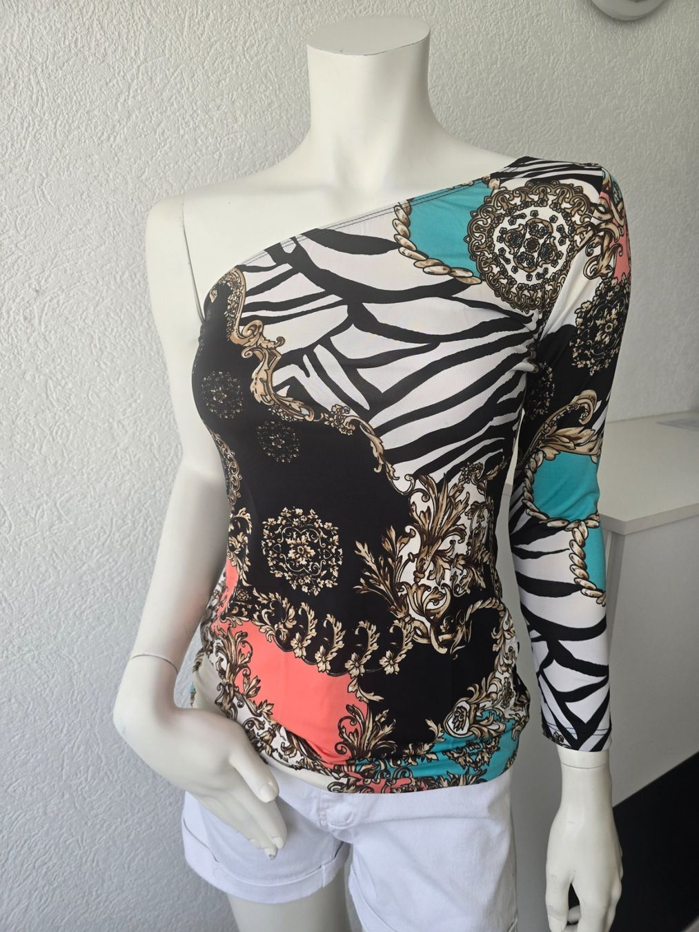 Top: Pull epaule nu T-S Neuf – Nuovo e nell'imballaggio originale da Les Verrières venduto da kitel79