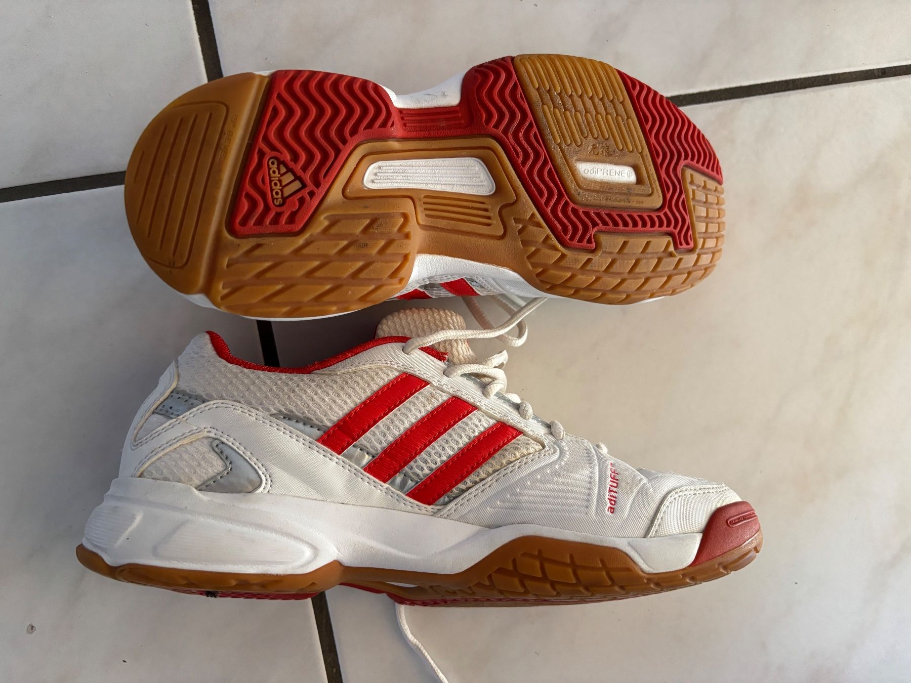 Adidas Scarpe da donna: Hallenturnschuhe – Usato da Finsterhennen venduto da Hubiseli 2