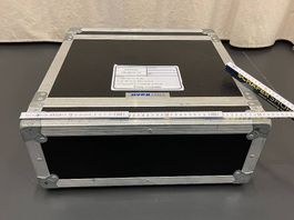 Sehr hochwertiges 19 Zoll 4HE Rack/Case von Hypocase