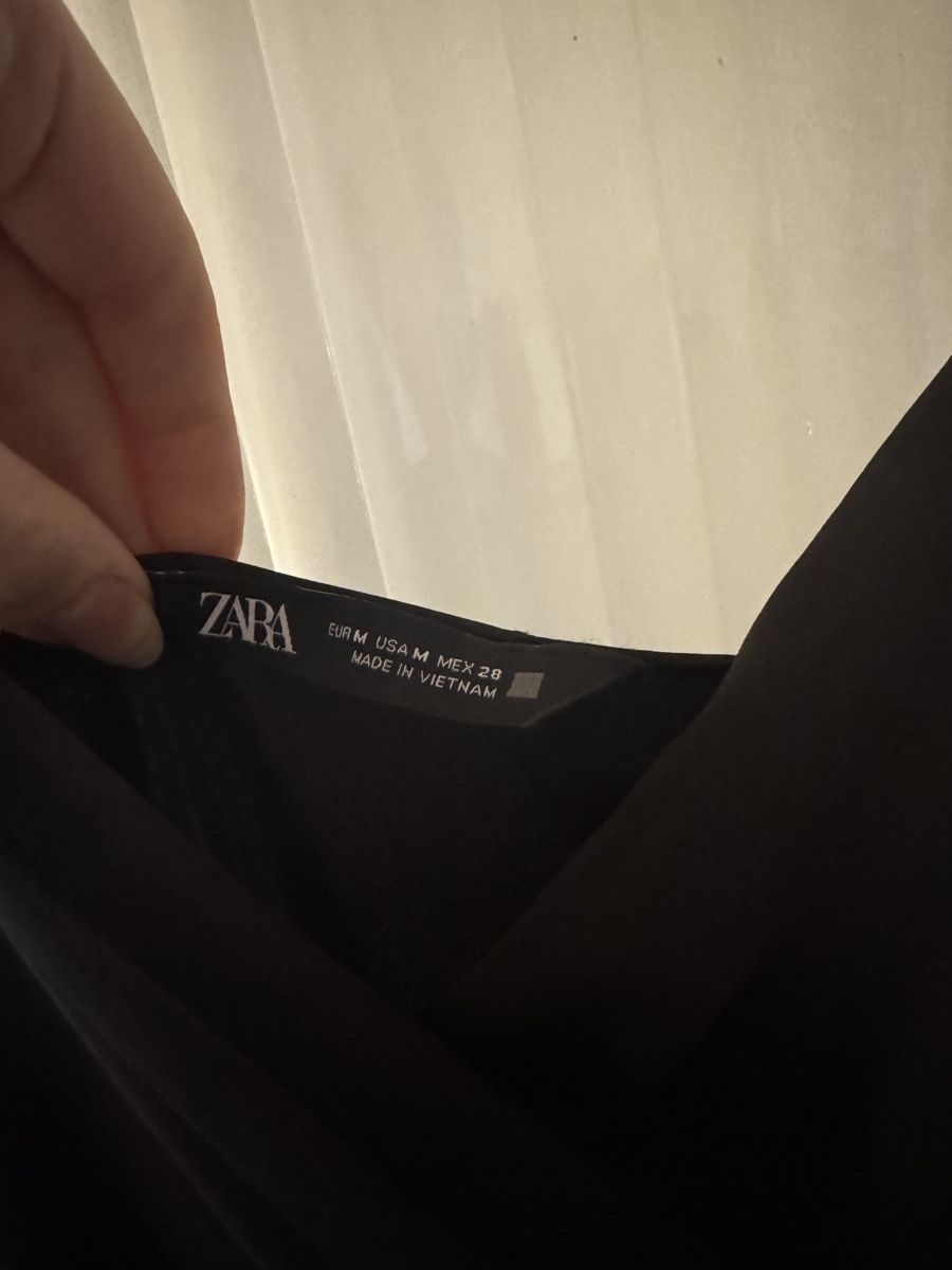 Zara Vestiti: Schwarzes Satinkleid von Zara Gr. M – Nuovo (secondo la descrizione) da St. Gallen venduto da mic_y2tq 3