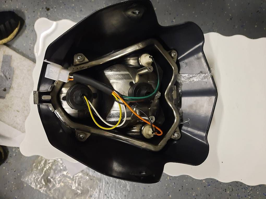 Scheinwerfer: Scheinwerfer neu – Gebraucht aus Niederhasli von madmax23 1