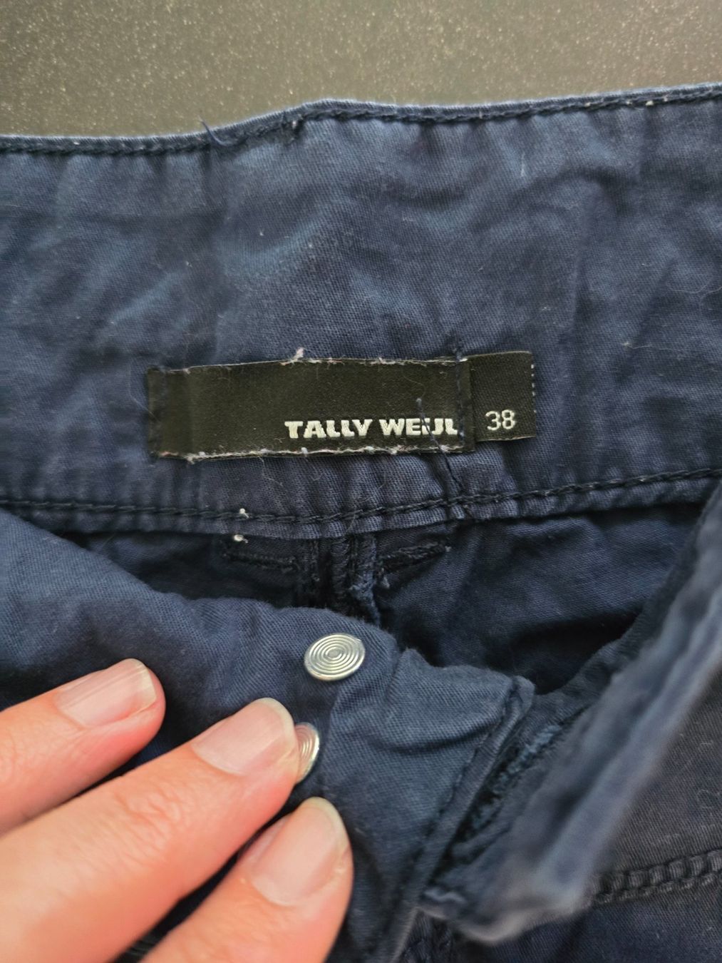 Pantalons: 2 Shorts gr.38 – D'occasion à Unterentfelden par Panda-87 8