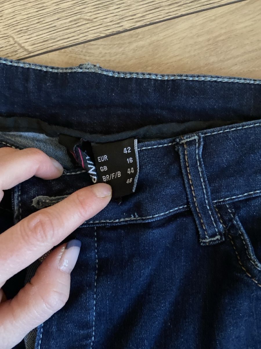 Jeans: Bermuda femme jeans 42 – Gebraucht aus Sornard (Nendaz) von delezedoris 2