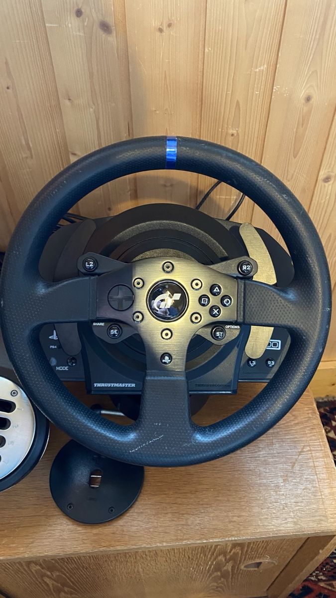 Thrustmaster Controller: Thrustmaster T300rs GT Edition + Pedale und Shifter – Usato da Arlesheim venduto da gab_tst5 4