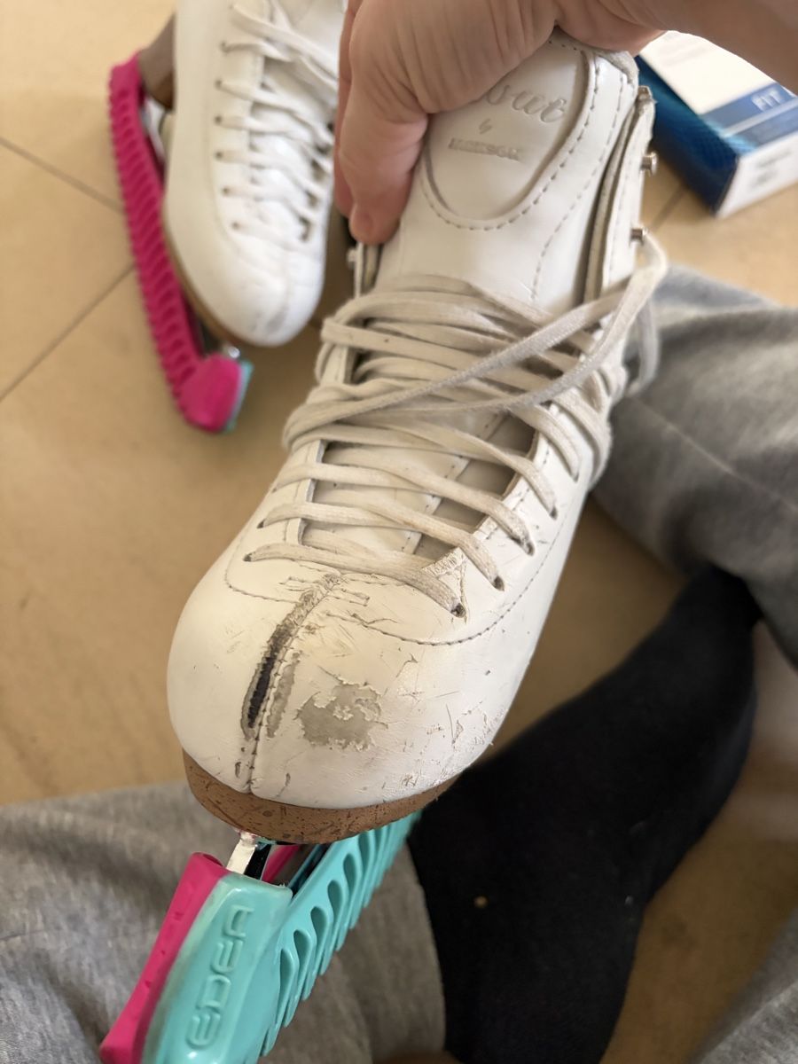 Pattini da ghiaccio: Eiskunstlaufschuhe Debut Grösse 34Weiss gebraucht – Usato da Urdorf venduto da Bettina026 2