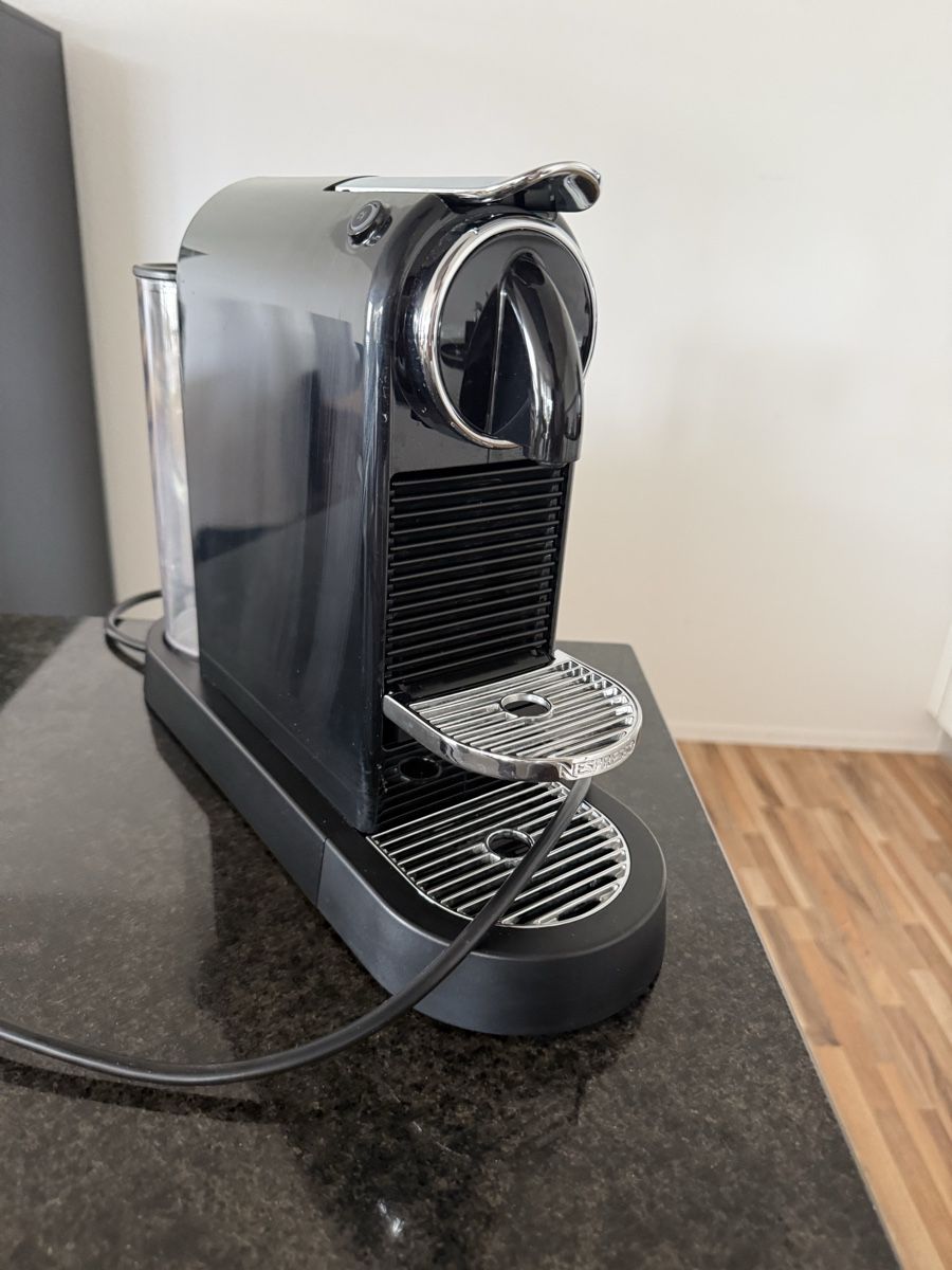 Nespresso Macchine per caffè & Macchine per espresso: Nespresso CitiZ Kaffeemaschine  – Usato da Buchs AG venduto da MiWeFe17