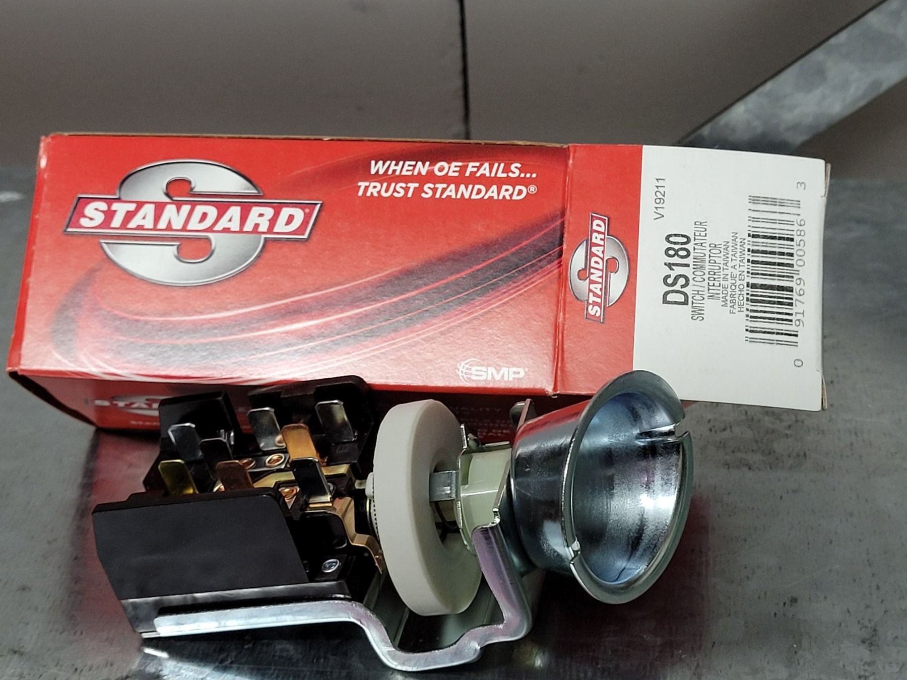 Ford Tutti pezzi di ricambio auto: Lichtschalter Ford Mustang 1969/1970 – Nuovo e nell'imballaggio originale da Bertschikon Gossau venduto da Tuwm