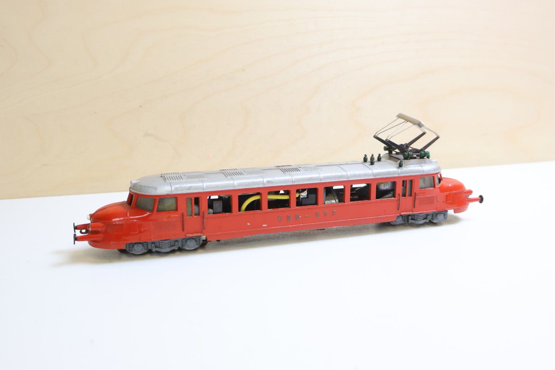 Hag Modellini di ferrovie: HAG SBB Roter Pfeil Triebwagen - Nr. 100 AC – Difettoso da Winterthur venduto da Monstera 5
