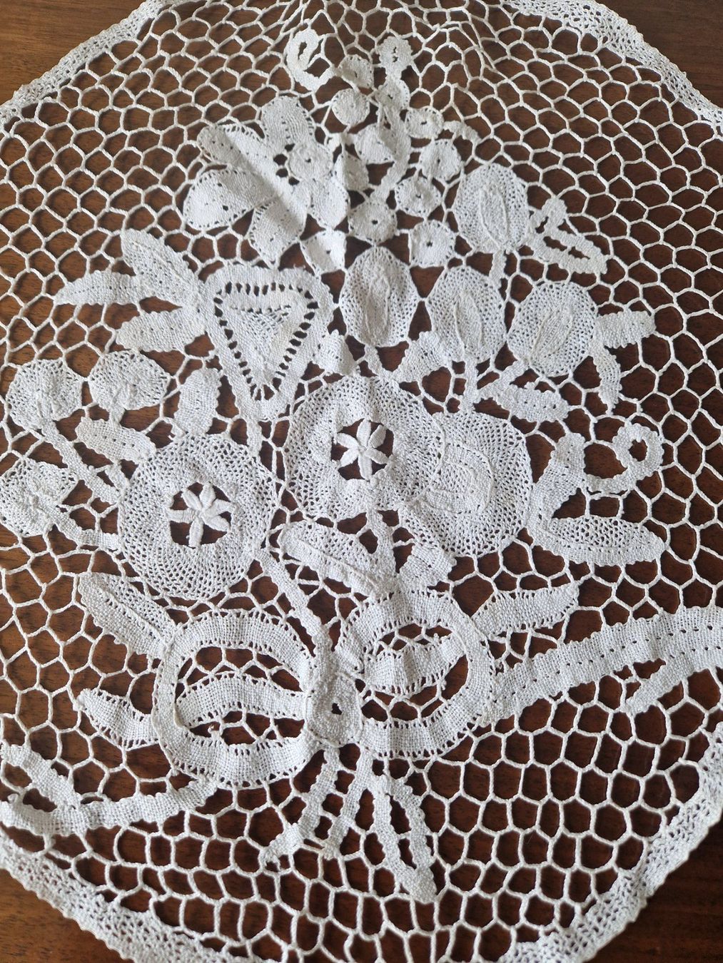 Altra biancheria da tavola: Klöppelspitze Deckeli 36x30cm – Usato da Bern venduto da Antikbatik 4