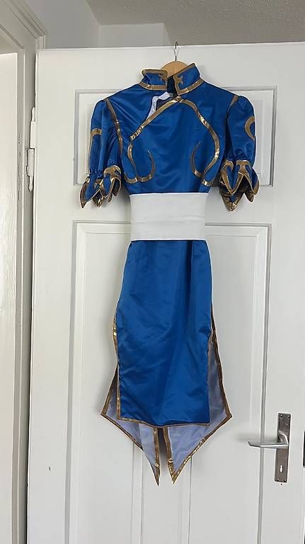 Kostüme: Chun-Li-Kostüm mit Accessoires – Neu und originalverpackt aus Zürich von quoteschmid