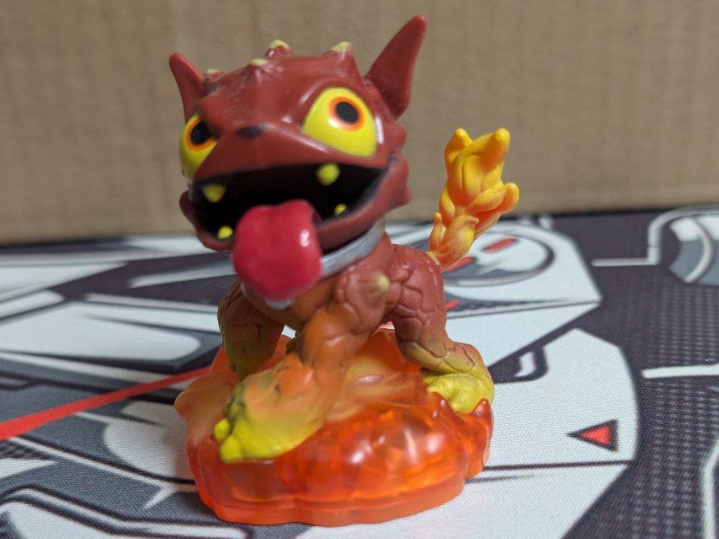 Figuren: Skylanders Giants Hot Dog – Gebraucht aus Luzern von ale.cannabona
