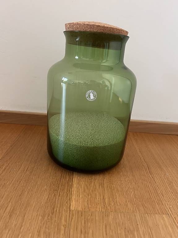 Tutte le decorazioni: Grüne Vase aus Glas mit Sand – Usato da Zürich venduto da mil_27cq