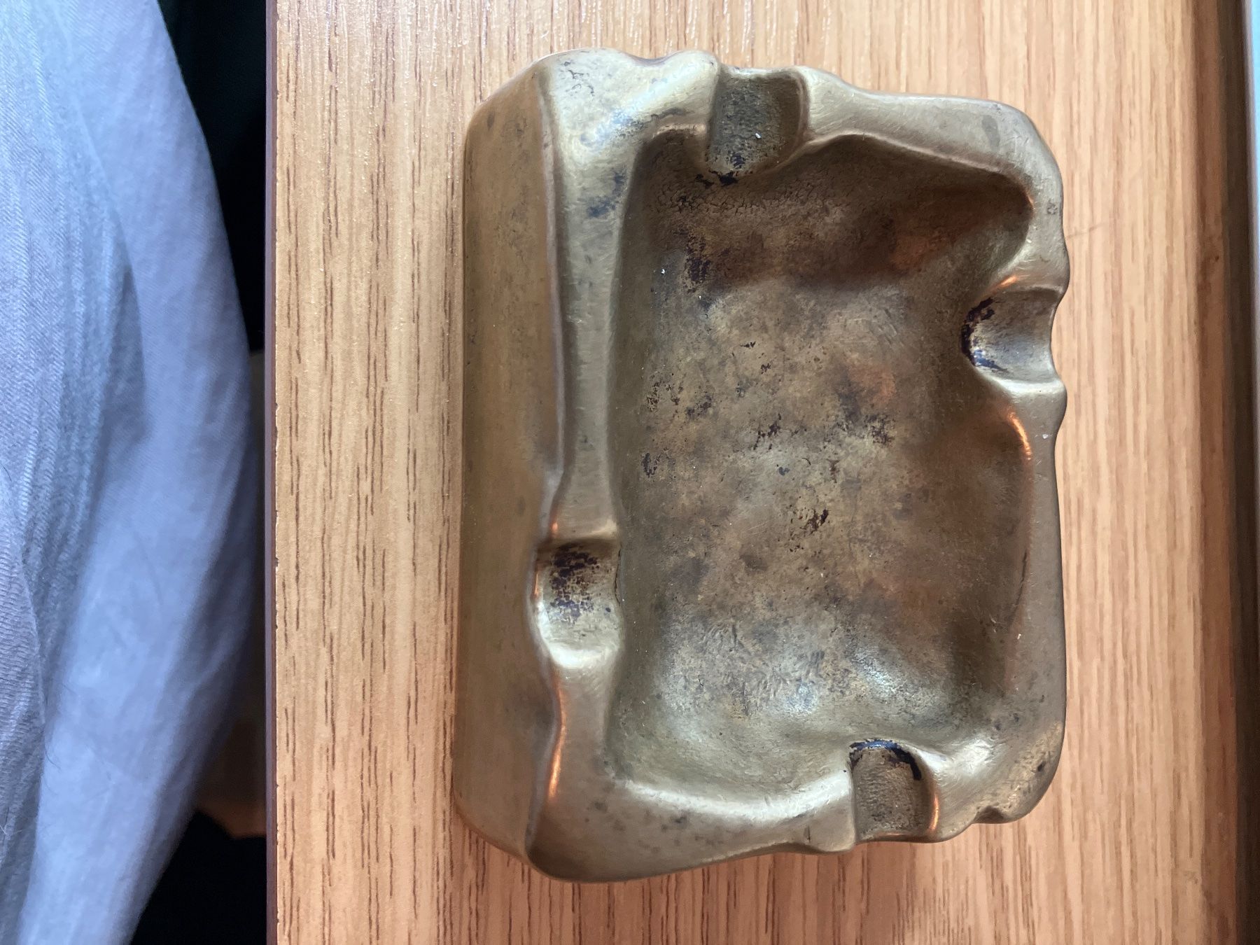 Aschenbecher: Cendrier "brutaliste" en bronze année 60 – Gebraucht aus Bernex von ati_5d85