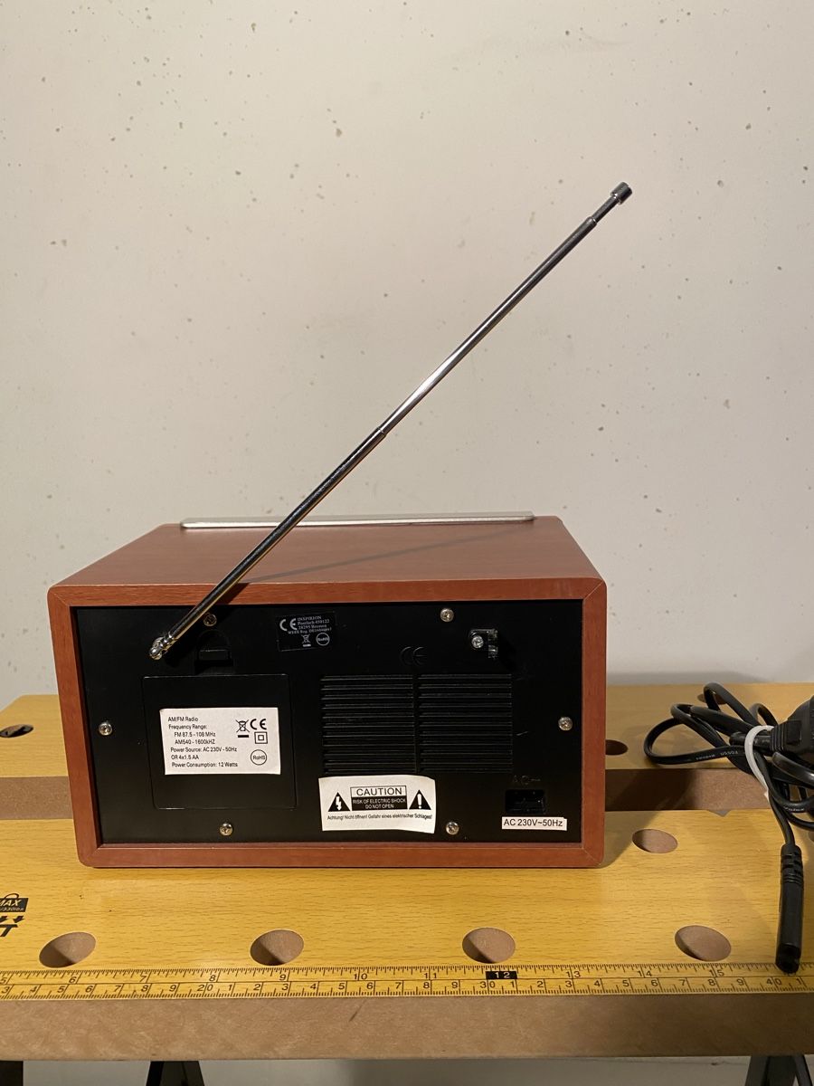 Radios: Retro Radio AM/FM Holzoptik – Gebraucht aus Volketswil von Ahot 5