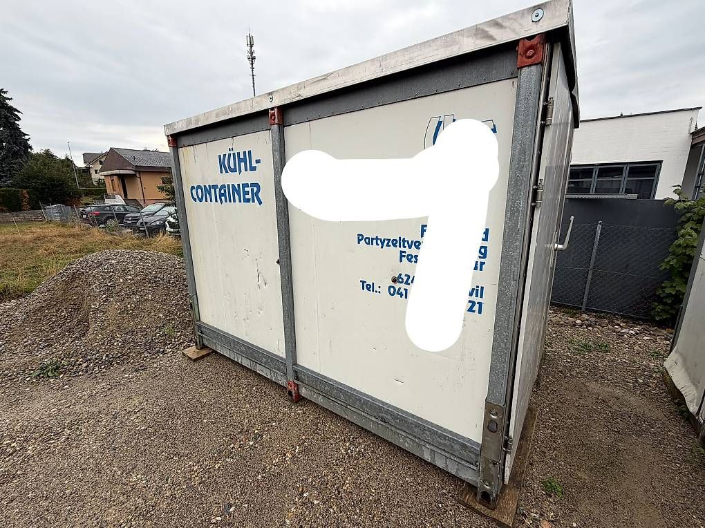 Contenitori edile: Isolierter Container mit Fenster & Lavabo – Usato da Kottwil venduto da Marco.CH_
