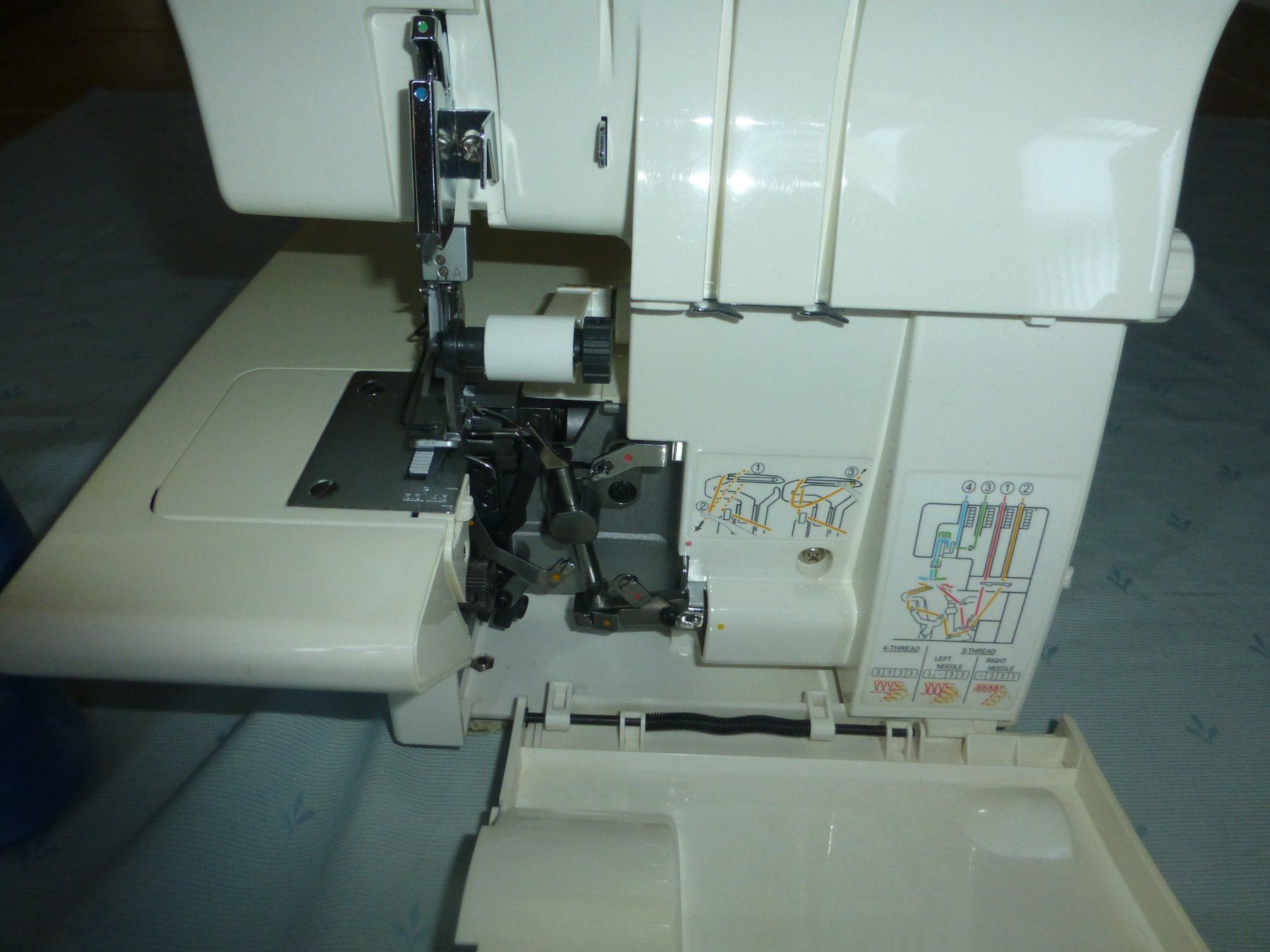 Singer Macchine da cucire: Overlock Nähmaschine von Singer – Usato da Würenlingen venduto da drago56 2