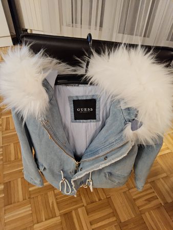 Guess Winterjacke mit Fellkapuze, neuwertig, Grösse S