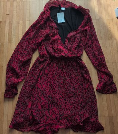 Damenkleid rot schwarz Grösse 36, aber sehr klein geschnitte