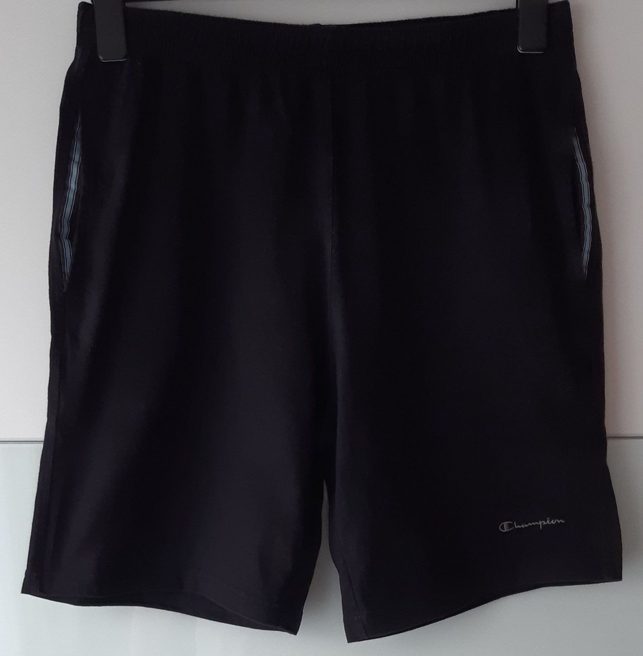Pantaloni: Baumwoll-Shorts Herren Grösse M – Usato da Feuerthalen venduto da kigo87 1