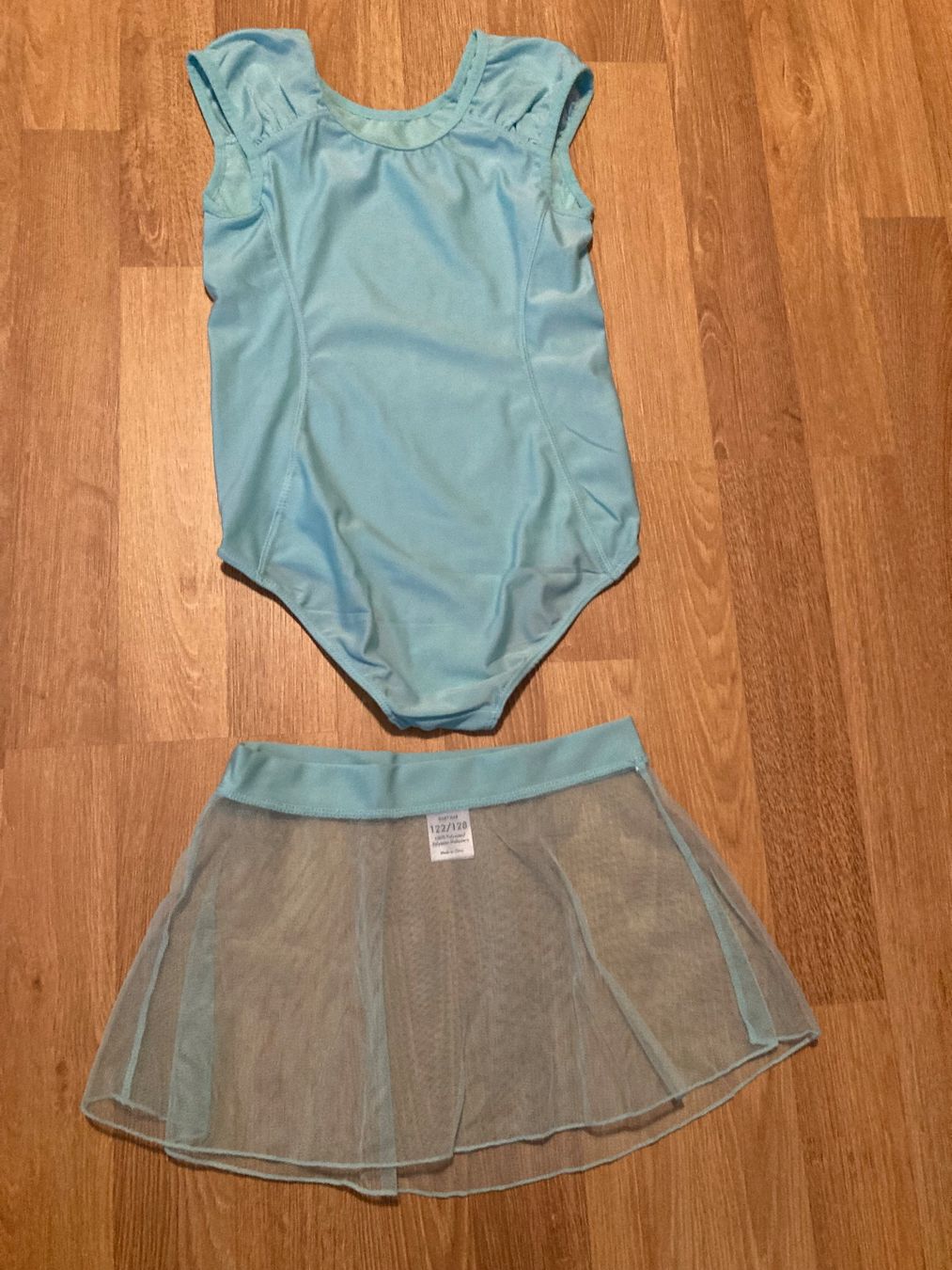 Vestiti & Gonne: Kinder Tanz Outfit Gr.122/128 – Nuovo (secondo la descrizione) da Emmenbrücke venduto da JJ_89 1