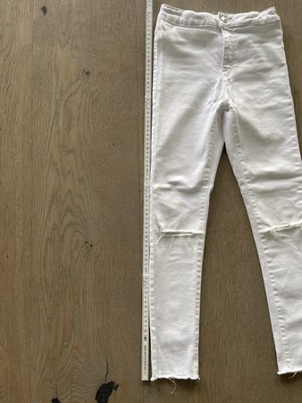 Zara Girls weisse Jeans 140 coole destroyed Optik