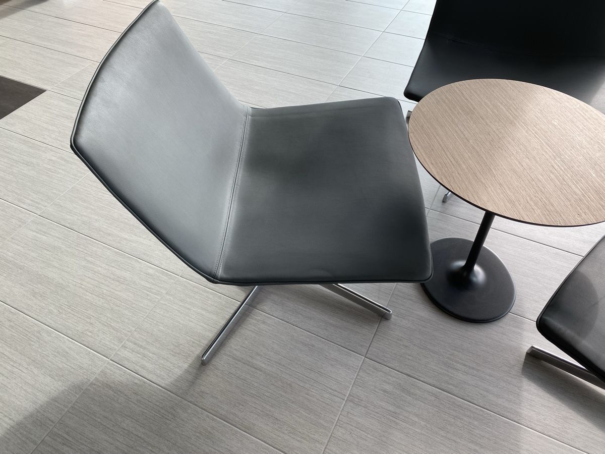 Set di tavolo e panche: Tisch und drei Stühle – Usato da Hägglingen venduto da Karin0802 3