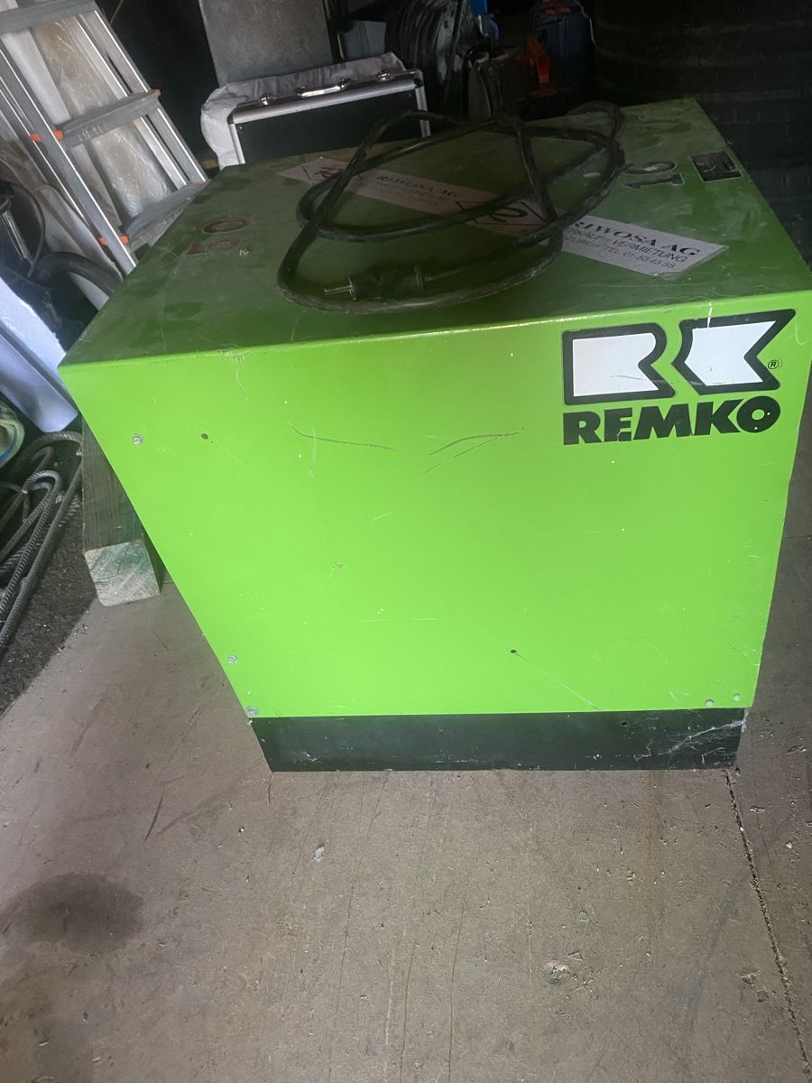 Radiatori: Remko  50, 2.2 kW, Entfeüchter – Usato da Menzingen venduto da Edelmuni7 5