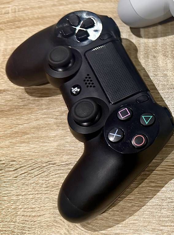 Controller: Sony PS4 DualShock 4 Controller  TOP Zustand – Usato da Witterswil venduto da faidel 3
