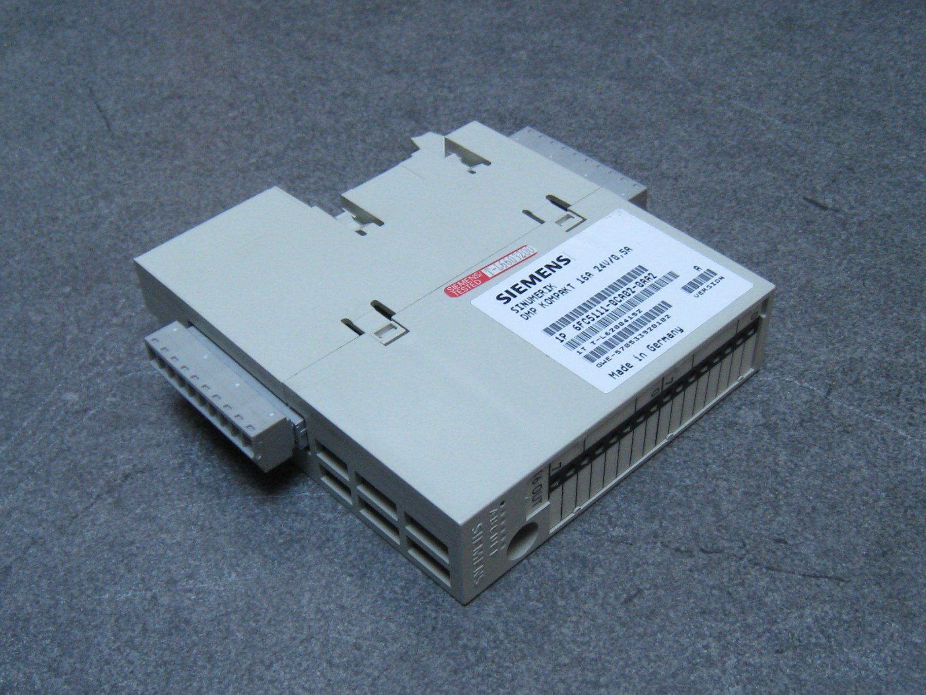 Siemens Elektronikbauteile: Siemes Sinumerik Modul DMP Kompakt 16A 24V/0.5A – Defekt aus Näfels von Derglarner 1