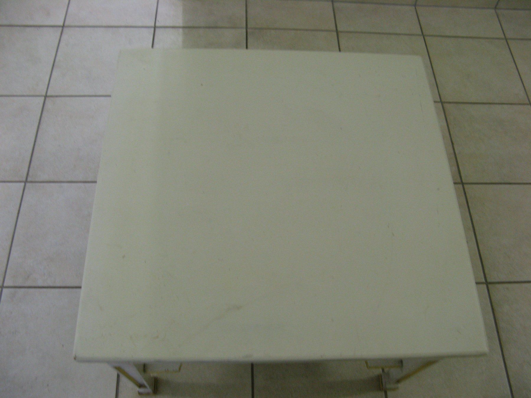Tavoli: Couchtisch, Salontisch 70 x 70 weiss – Usato da Zürich venduto da apil 2